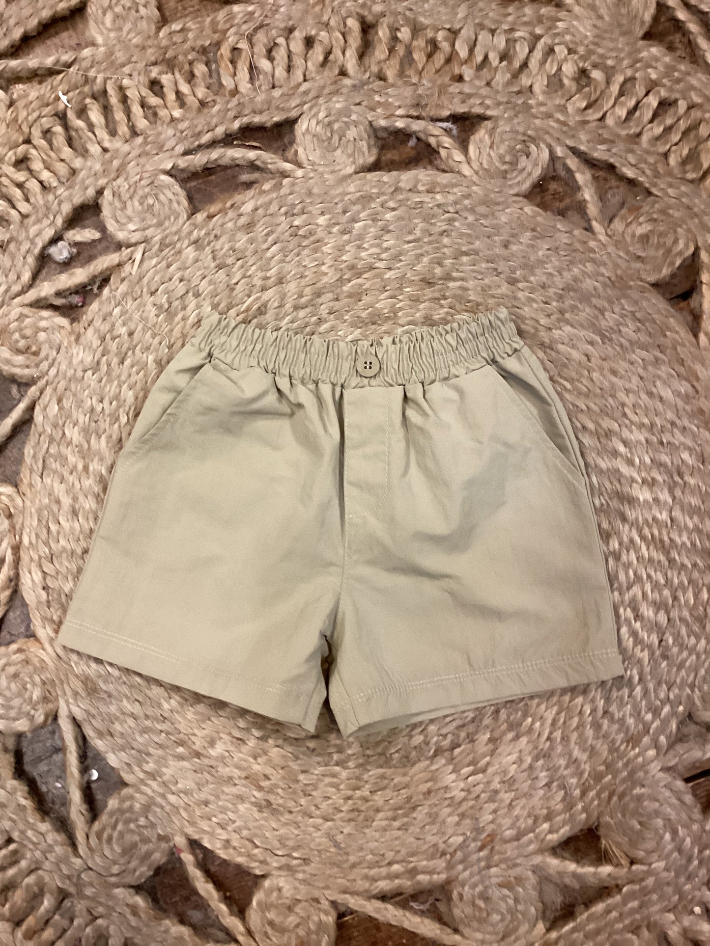 Maddox Shorts in Khaki