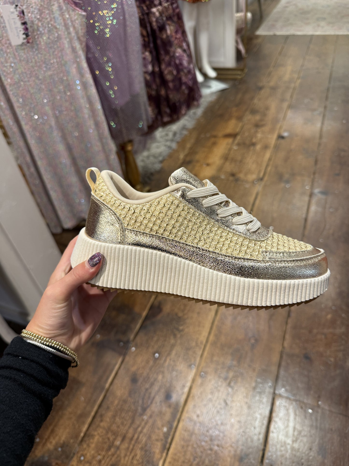Gold mesh tennis shoe