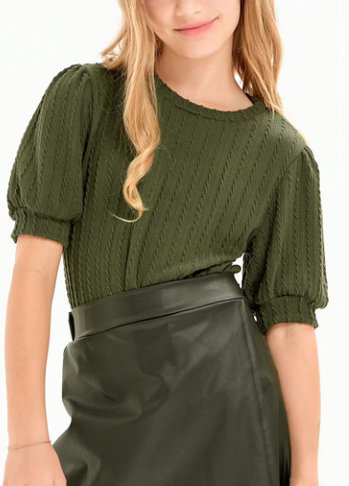 Embossed Knit Short Puff Sleeves Top in Hunter Green