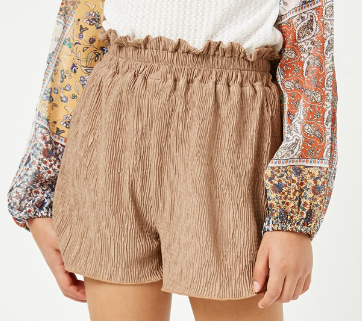 Girls Textured Pleated Elastic Waist Shorts in Mocha