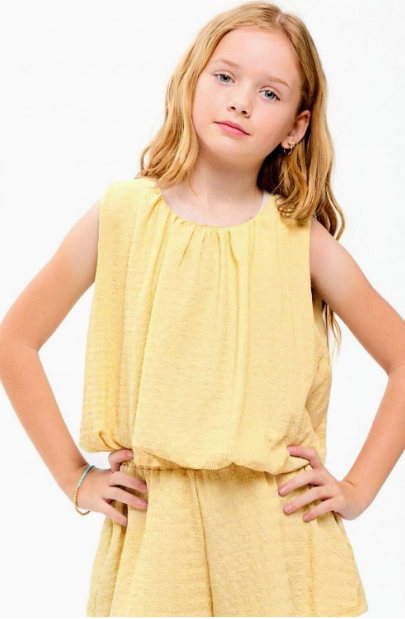 Curly Wrinkled Sleeveless Bubble Top in Yellow